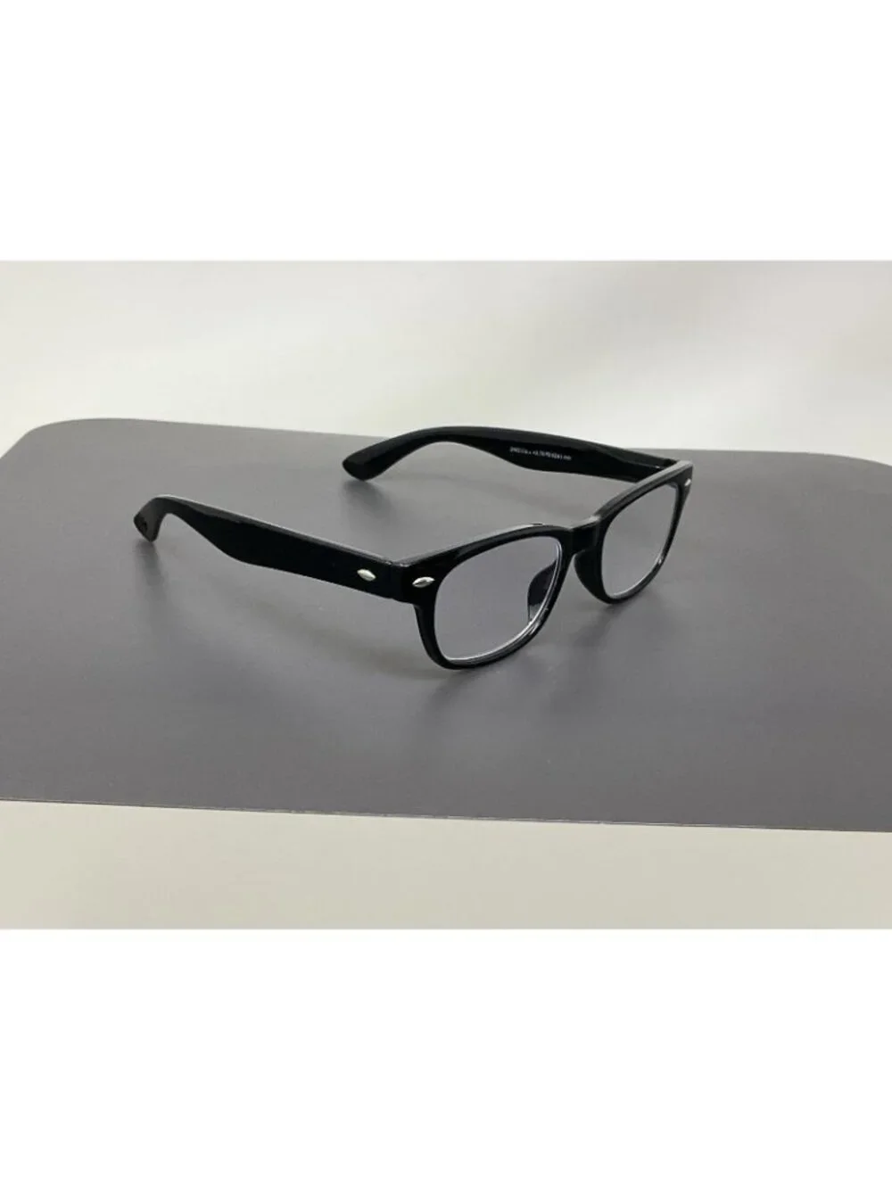 Peepers frame very